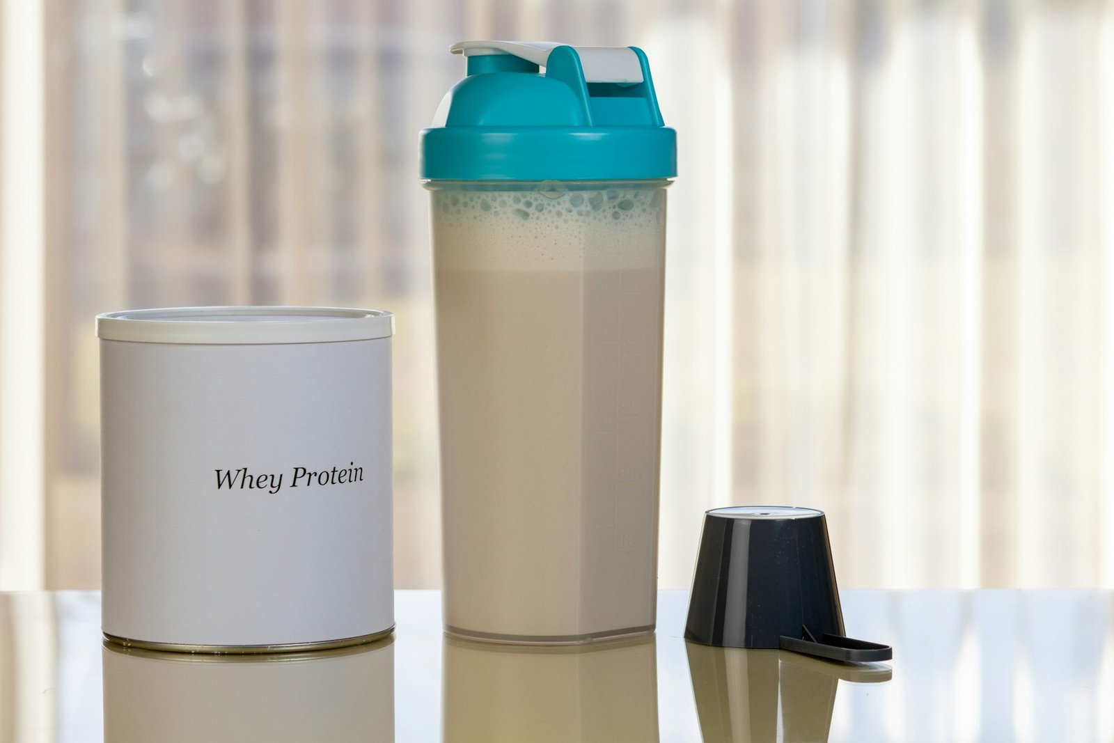 Whey protein: como escolher, quando tomar e para quem ele faz sentido